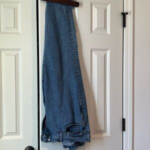 Madewell Mid-Rise Perfect Vintage Jean in a light wash